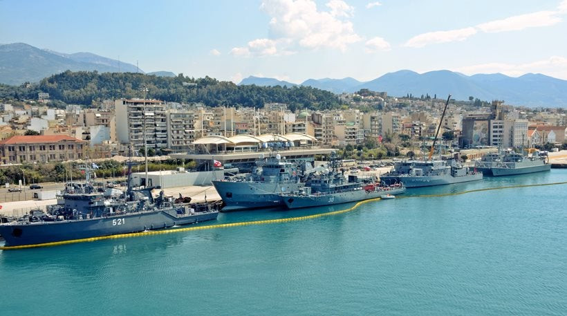 Ενώ τα πλοία από Ισπανία, Γερμανία, Πολωνία και Αίγυπτο ύψωσαν την ελληνική σημαία, από τη στιγμή που κατέπλευσαν σε ελληνικό λιμάνι, το τουρκικό TCG ALANYA αρνήθηκε (εικόνες)